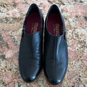 Munro Black Leather Ankle Boots Size 6N